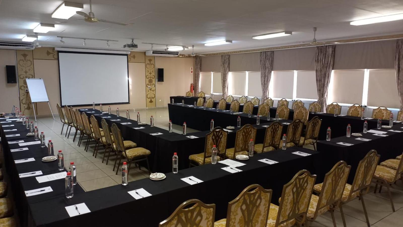 Hotel Midry centro de conferencias Midrand Exterior foto